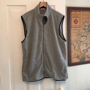 Men’s XL IZOD gray fleece vest